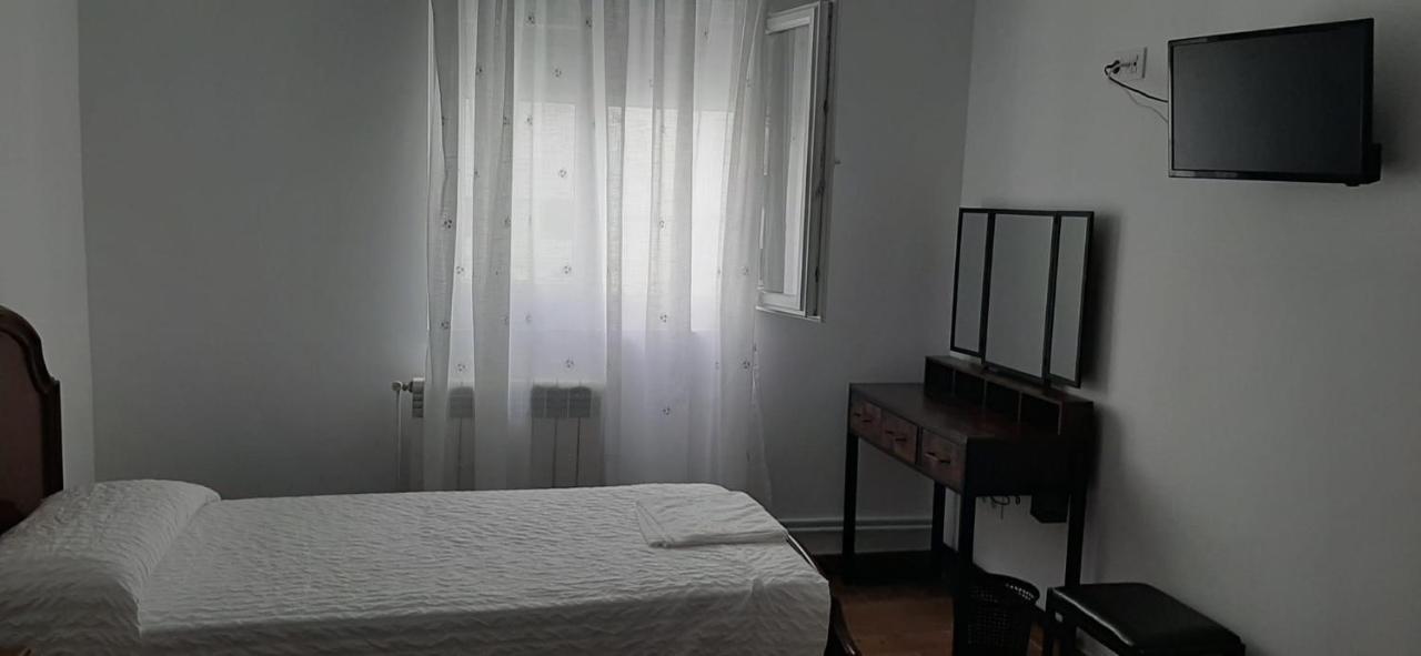 Alojamiento Casa Leon Santoña Buitenkant foto