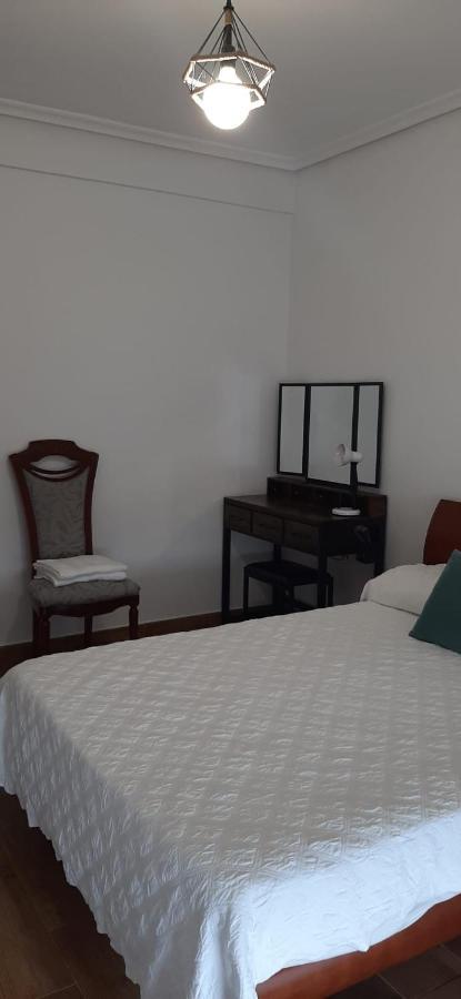 Alojamiento Casa Leon Santoña Buitenkant foto