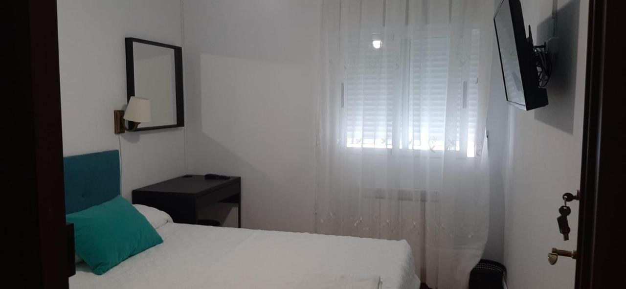 Alojamiento Casa Leon Santoña Buitenkant foto